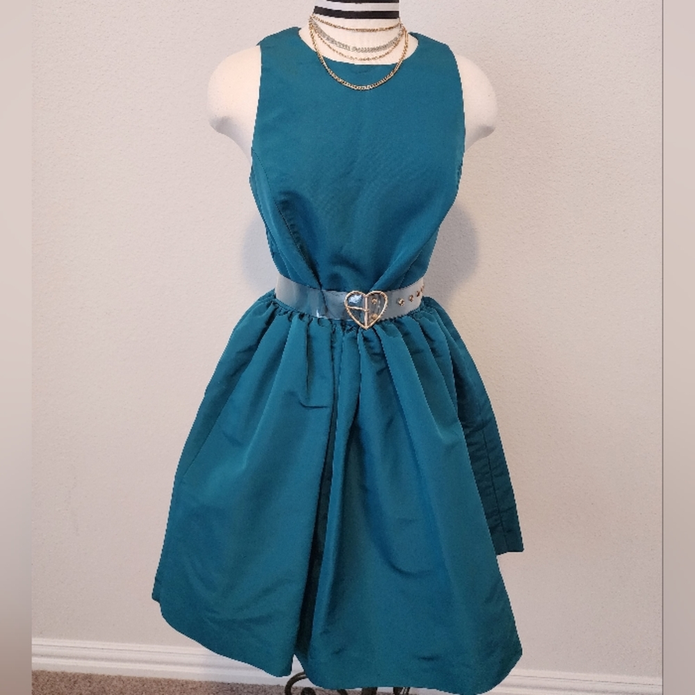 Chloe & Reese sleeveless skater dress